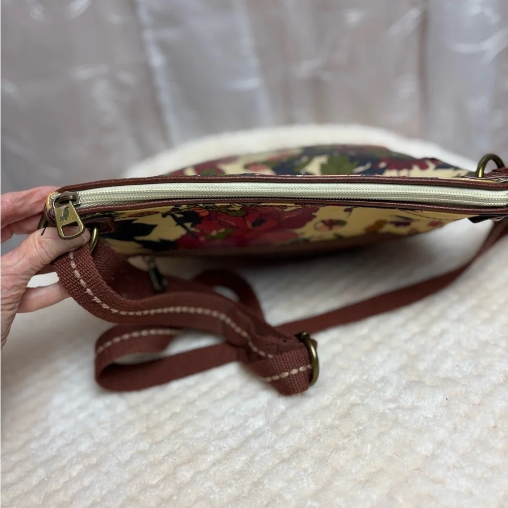 Sakroots Artist Circle Floral Crossbody Bag